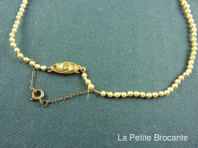 Collier ancien en or, saphir et perle