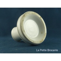 ancien_pyrogne_en_porcelaine_blanche_5