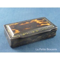 ancienne_tabatire_en_corne_et_caille_1