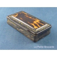 ancienne_tabatire_en_corne_et_caille_2